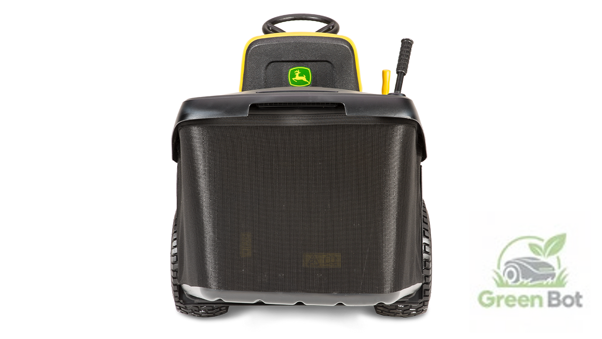John Deere X117R mit Heckfangkorb