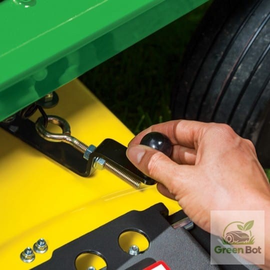 John Deere Z335E Zero-Turn